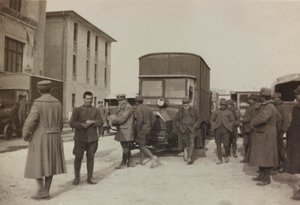 Album "Pictures of War II": włoscy żołnierze w Gradisca Sagrado, Gorizia, Włochy (b/w photo)