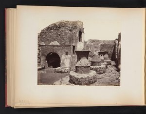 Ruiny piekarni w Pompejach Casa di fornai Pompei (tytuł na obiekcie)