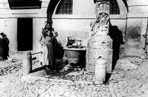 Kobiety przy fontannie autorstwa Giovanni Battista Simone Unterveger