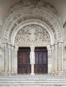 Sąd Ostateczny, portal centralny katedry Saint-Lazare, Autun, Francja