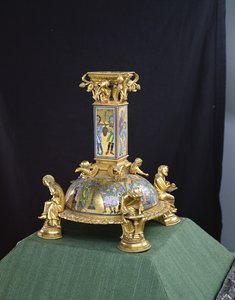 Baza krzyża św. Bertina, z opactwa Saint-Bertin, ok.1180 (brąz złocony i emalia champleve) (patrz także 204570, 232625 i 232839)