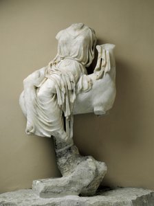 Posąg kobiety udrapowany jako wotum z Sorrento autorstwa Greek