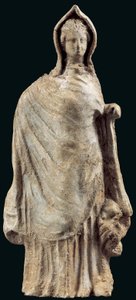 Figurka kobiety noszącej chiton i himation zakrywający głowę, prawdopodobnie z Myriny, Azja Mniejsza, 250-200 p.n.e. (glina) autorstwa Greek