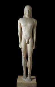 Sztuka grecka: posąg Kourosa, rzeźba młodzieńca z okresu archaicznego (650-500 pne), 530-520 pne, From Melos, Dim. 1,94 m - Ateny, Narodowe Muzeum Archeologiczne - Kouros - Archaiczna rzeźba grecka (650-500 pne), z Melos, 530-520 pne (H.194 cm) - Natio