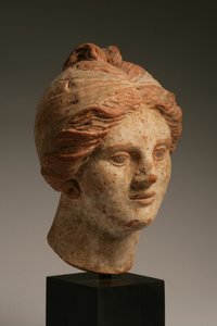 Głowa kobiety, okres hellenistyczny, III-I wiek p.n.e. (Terakota polichromowana) (patrz także 270386) autorstwa Greek