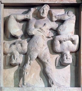 Magna graecia: metopa z Heraklesem z cerkopami, kamienna płaskorzeźba, 575-550 p.n.e. autorstwa Greek