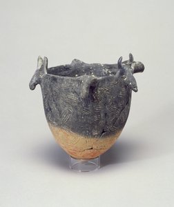 Tulip-Bowl, z Bullss Heads, Cypr, 2400-2200 pne (glina) autorstwa Greek School