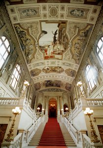 Wiedeński Burgtheatre (Teatr Dworski), klatka schodowa (po lewej): Teatr w Taorminie autorstwa Gustav Klimt