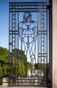 Brama Wejściowa do Parku Rzeźby (żelazna) autorstwa Gustav Vigeland