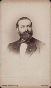 Portret wiolonczelisty i kompozytora Friedricha Grützmachera 1832-1903, ok. 1865. autorstwa Hanns Hanfstaengl