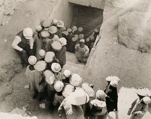 Zamknięcie grobowca Tutanchamona, Dolina Królów, luty 1923 (odbitka żelatynowo-srebrowa)
