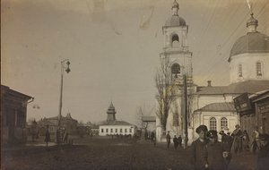 I wojna światowa: Ukraina w latach 1914-1916 podczas najazdu wojsk niemieckich. Widok miasta (zdjęcie czarno-białe)