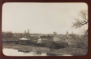 I wojna światowa: Ukraina w latach 1914-1916 podczas najazdu wojsk niemieckich. Widok Sumy (zdjęcie czarno-białe) autorstwa Heldenfriedhof Dsessentniki (attr. to)