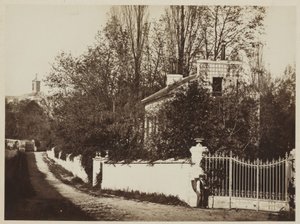 Ulica w Louveciennes, ok. 1869 r. (odbitka albuminowa ze szklanego negatywu) autorstwa Henri Bevan