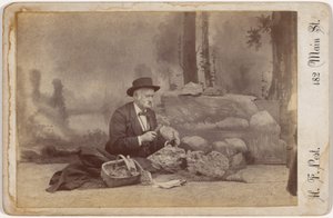 "Dominic Parsons polujący na skamieniałości", ok. 1896 (zdjęcie) autorstwa Henry F. Post