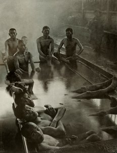 Łaźnia publiczna w Kanawie, 1910. autorstwa Herbert Ponting