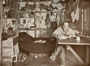 Kapitan Scott w jego legowisku, c1911, 1913 autorstwa Herbert Ponting