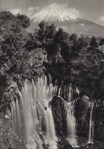 Japonia w latach 20.: Wodospad Shiraito (zdjęcie czarno-białe) autorstwa Herbert Ponting