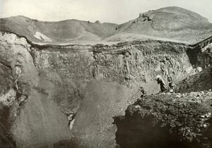 Święty krater Fuji-San, 1910. autorstwa Herbert Ponting