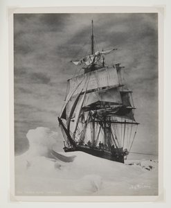 The Terra Nova Icebound (druk bromowy) autorstwa Herbert Ponting