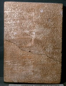 STAROŻYTNA SZTUKA ORIENTU (hetycka): Tabliczka z pismem klinowym w języku hetyckim. Ba... autorstwa Hittite
