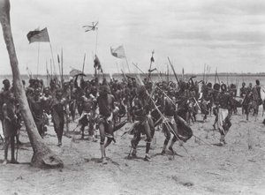 Afryka: Ceremonia pogrzebowa Shilluk w pobliżu Tonga (zdjęcie czarno-białe) autorstwa Hugo Adolf Bernatzik