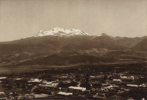 Meksyk: Amecameca z Iztaccihuatl (zdjęcie czarno-białe) autorstwa Hugo Brehme