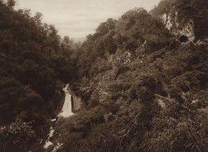 Meksyk: Atoyac, Salto de agua (zdjęcie czarno-białe) autorstwa Hugo Brehme