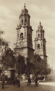 Meksyk: Morelia, La Catedral (zdjęcie czarno-białe) autorstwa Hugo Brehme