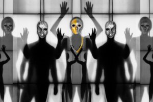 Surrealistyczne postacie w maskach autorstwa Igor Shrayer