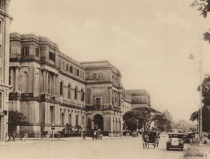 Muzeum Indii i Chowringhee Road patrząc na południe (zdjęcie czarno-białe) autorstwa Indian photographer