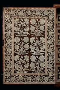 Szafka Mughal, Gujarat lub Sindh, Indie Zachodnie (drewno inkrustowane kością słoniową) autorstwa Indian School