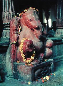 Bóg słoni, Ganesh (malowany kamień) autorstwa Indian School