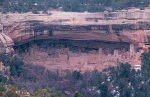 Cliff Palace w Parku Narodowym Mesa Verde znajduje się w południowo-zachodniej części... autorstwa Ira Block