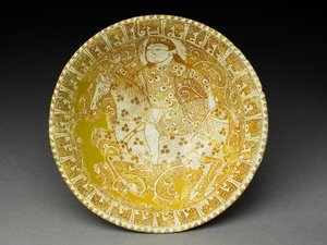 Misa z Jeźdźcami i Napisem Pseudo-Kufic (naczynia z polewami w połysku) autorstwa Iranian School