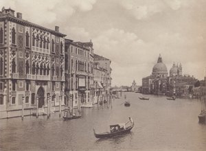 Canal Grande i kościół Salute (zdjęcie czarno-białe) autorstwa Italian Photographer