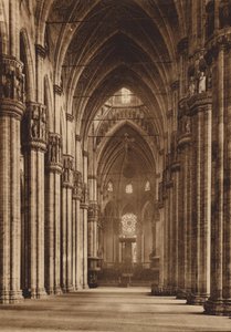 Duomo di Milano: wnętrze, nawa główna (zdjęcie czarno-białe) autorstwa Italian Photographer