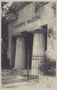 Genua, grób Giuseppe Mazziniego (zdjęcie czarno-białe) autorstwa Italian Photographer