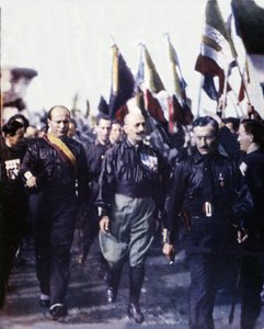 Mussolini ma marsz na Rzym. 1922. Zdjęcie ręcznie kolorowane 1923. (Marcia su Roma)