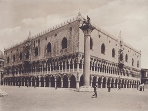 Pałac Dożów (zdjęcie czarno-białe) autorstwa Italian Photographer