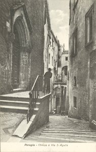 Perugia: Kościół i Via S. Agata (zdjęcie czarno-białe) autorstwa Italian Photographer