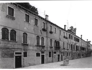 Rząd domów na Calle Riello, Wenecja autorstwa Italian Photographer