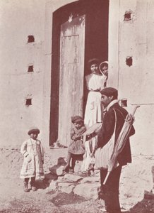 Sycylia: wędrowny muzyk (zdjęcie czarno-białe) autorstwa Italian Photographer