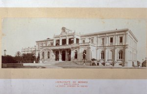 Główna fasada kasyna w Monte Carlo w połowie budowy autorstwa Italian Photographer