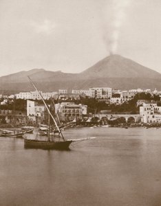 Torre Del Greco, panorama i Wezuwiusz (zdjęcie czarno-białe) autorstwa Italian Photographer