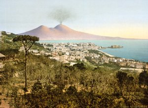 Widok Wezuwiusza przez Zatokę Neapolitańską, 1890-1900 autorstwa Italian Photographer
