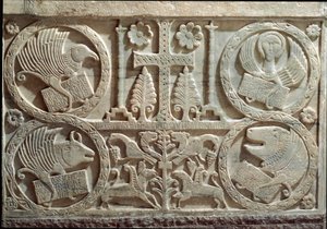 Fragment stiuku z symbolami czterech ewangelistów (tetramorf): anioł dla świętego Mateusza, lew dla świętego Marka, byk dla świętego Łukasza i orzeł dla świętego Jana. 730-740 Cividale, Battistero di San Callisto autorstwa Italian School