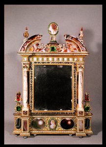 Mirror of Marie de Medici (1573-1642) (kryształ górski, emalia, sardonyx i agat) autorstwa Italian School