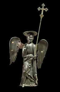 Św. Gabriel Archanioł trzymający krzyż procesyjny, XII w. figura z brązu, Krzyż z 1369 r. autorstwa Italian School