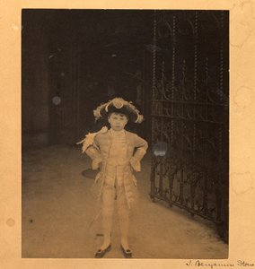 Edward Cavendish jako paź podczas koronacji Edwarda VII autorstwa J. Benjamin Stone